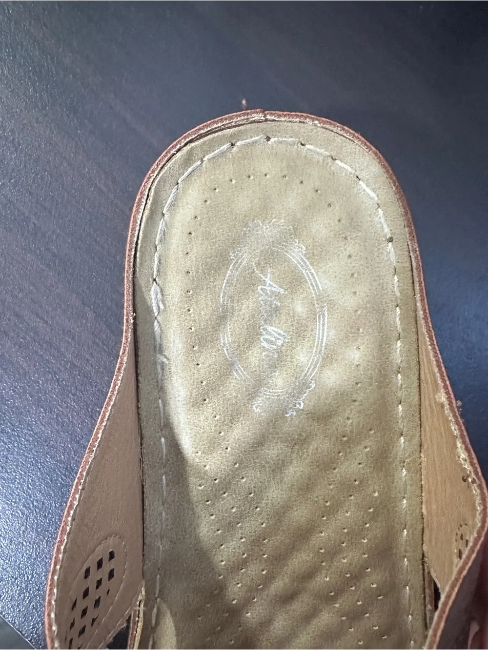 Women’s Brown Gold Toe Ring Comfort Sandals Size 7